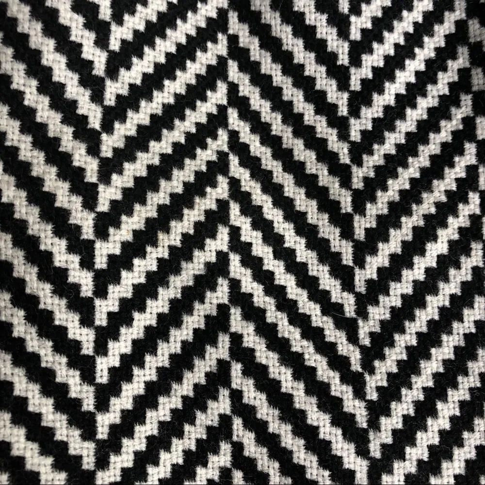 TALBOTS WOOL TWEED V DESIGN LINED SKIRT - Picture 3 of 6